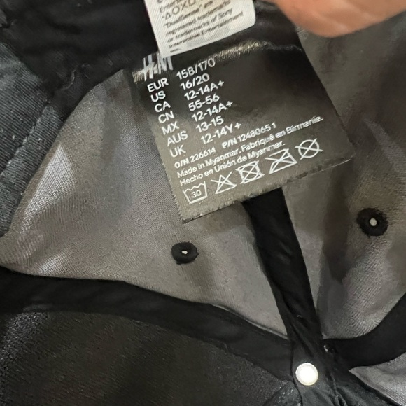 Sony PlayStation Black and Gold Cap - Picture 6 of 6